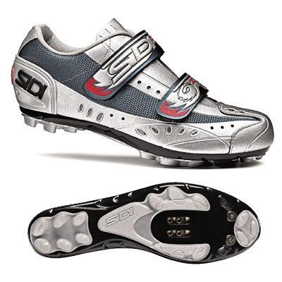 3 cleat cycling shoes